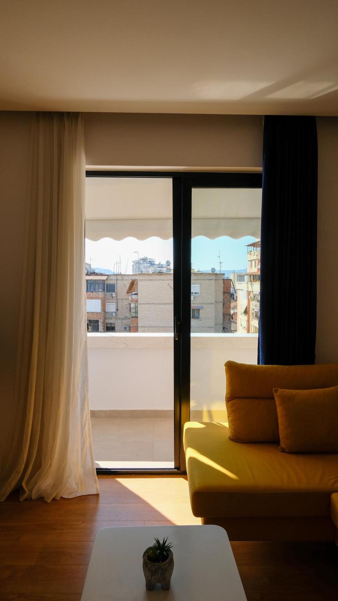 2E Center Apartment Tirana Kültér fotó