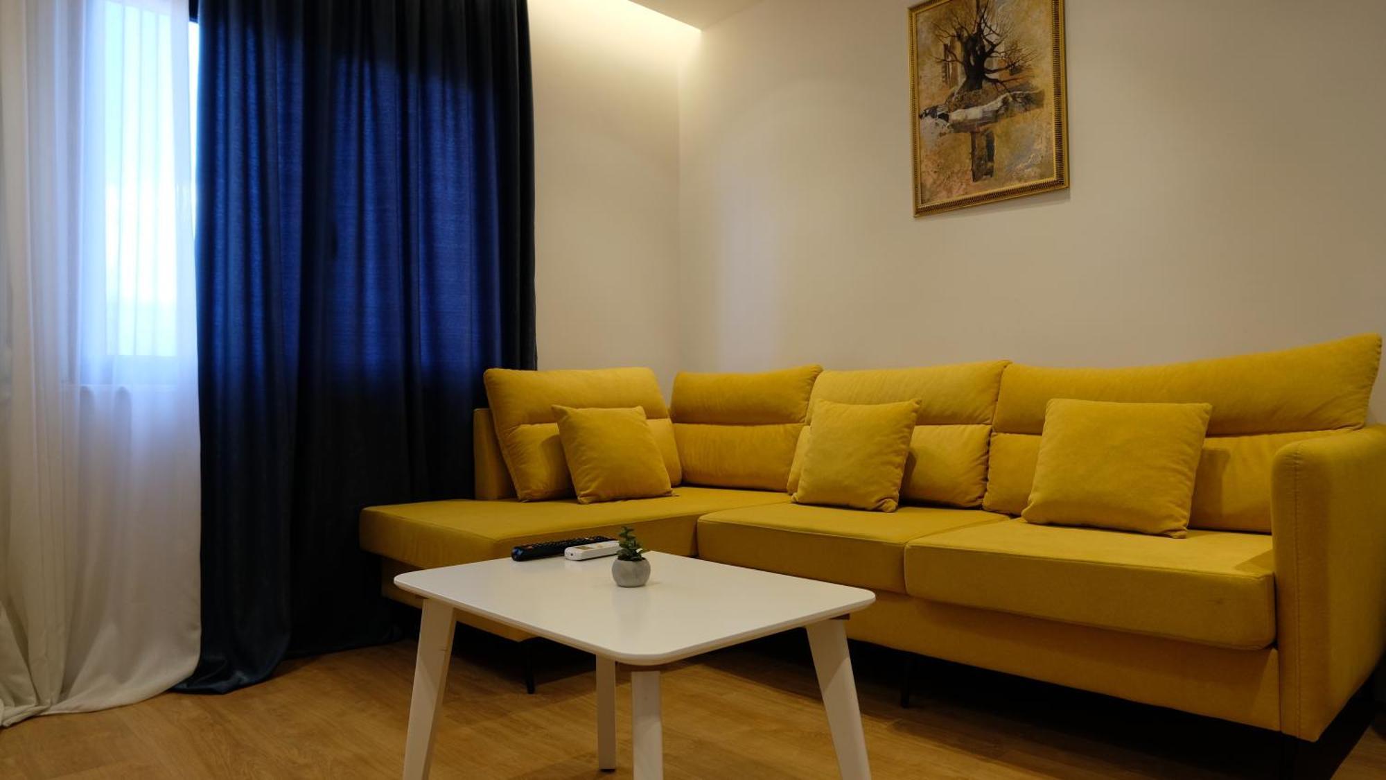 2E Center Apartment Tirana Kültér fotó
