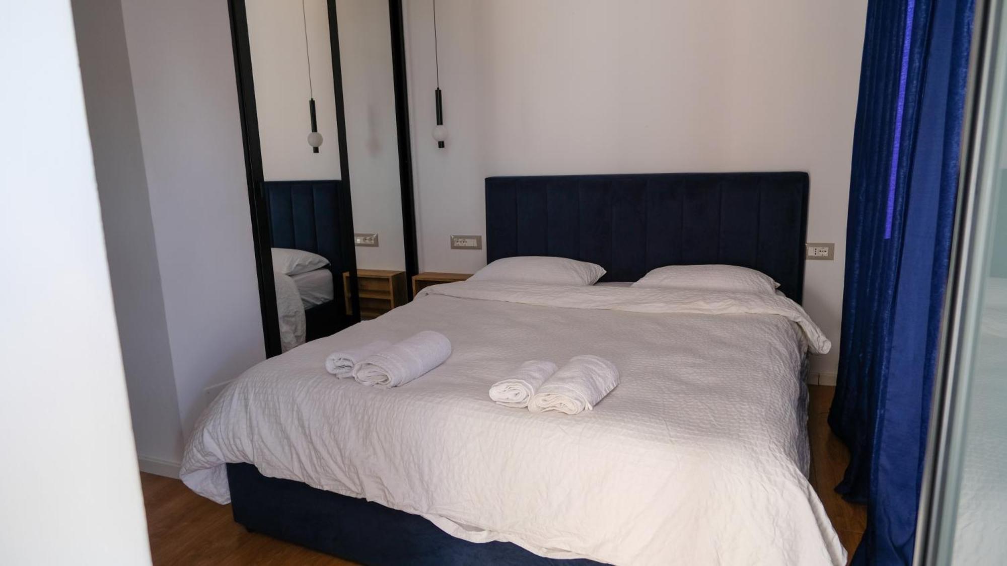 2E Center Apartment Tirana Kültér fotó