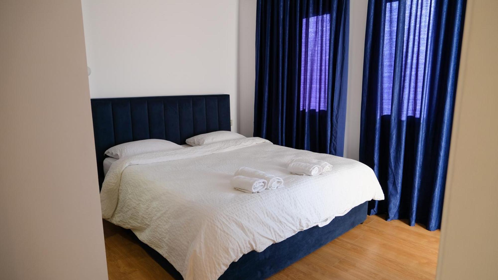2E Center Apartment Tirana Kültér fotó